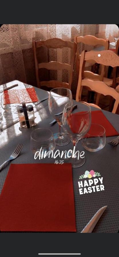 Hotel Restaurant La Renaissance Saint-Cirgues-en-Montagne 外观 照片
